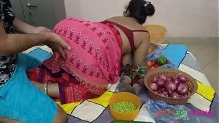 Telugu aunty sex Bhabhi practices doggystyle with her Indian devar since she loves it so much.