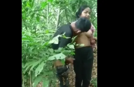 Telugu sex Desi mms porn An Indian college couple having sex in the jungle