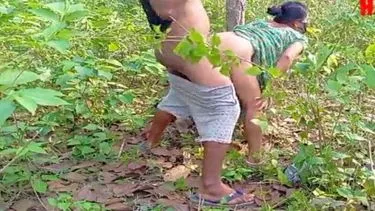 Telugu sex videos hd Dehati Bhabhi in the jungle with a cocksucker