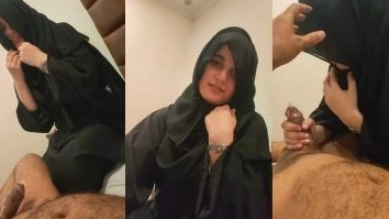 Hot Blowjob with Sex Padam for a Hijabi Woman