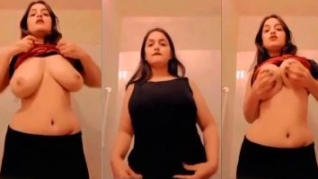 India Sex Tamil Nude Big Boob Girl Shows Off Her Wealth