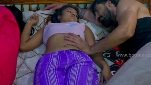 Risky Romantic Fun with Mallu Bhabhi in Tamil