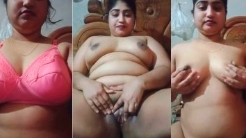 Telugu sex Desi woman’s wet chut and nude fingers